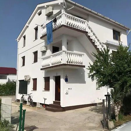 Suzi Number 3 Apartment